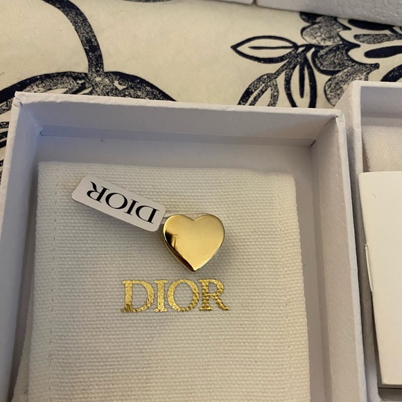 My ABCDior badge - Picture 1 of 4